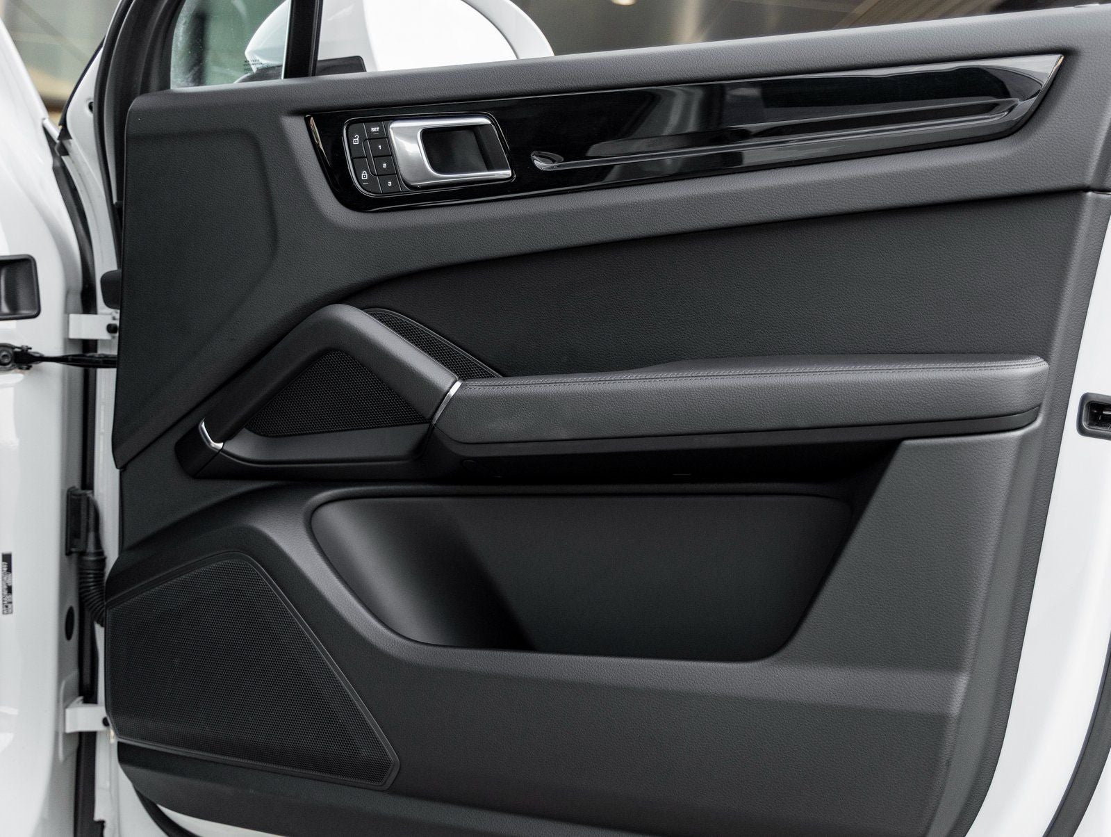 2023 Porsche Cayenne Base