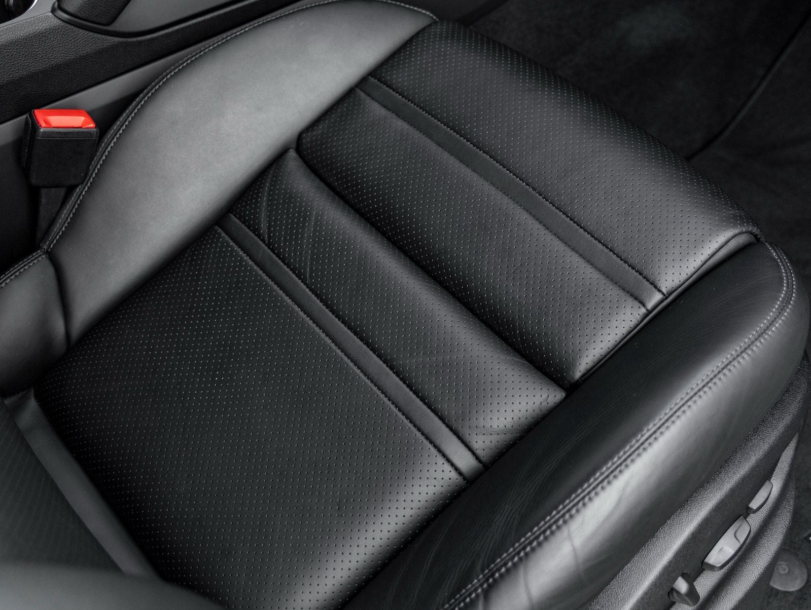 2023 Porsche Cayenne Base