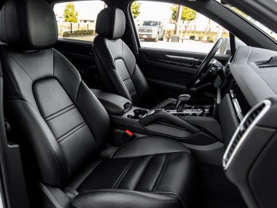 2023 Porsche Cayenne Base