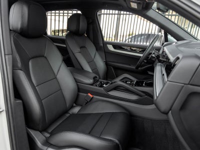 2026 Porsche Cayenne AWD