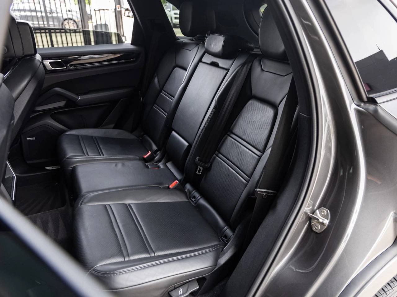 2022 Porsche Cayenne AWD