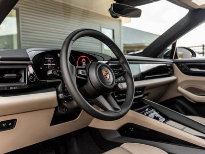 2025 Porsche Macan Electric Macan 4 Electric