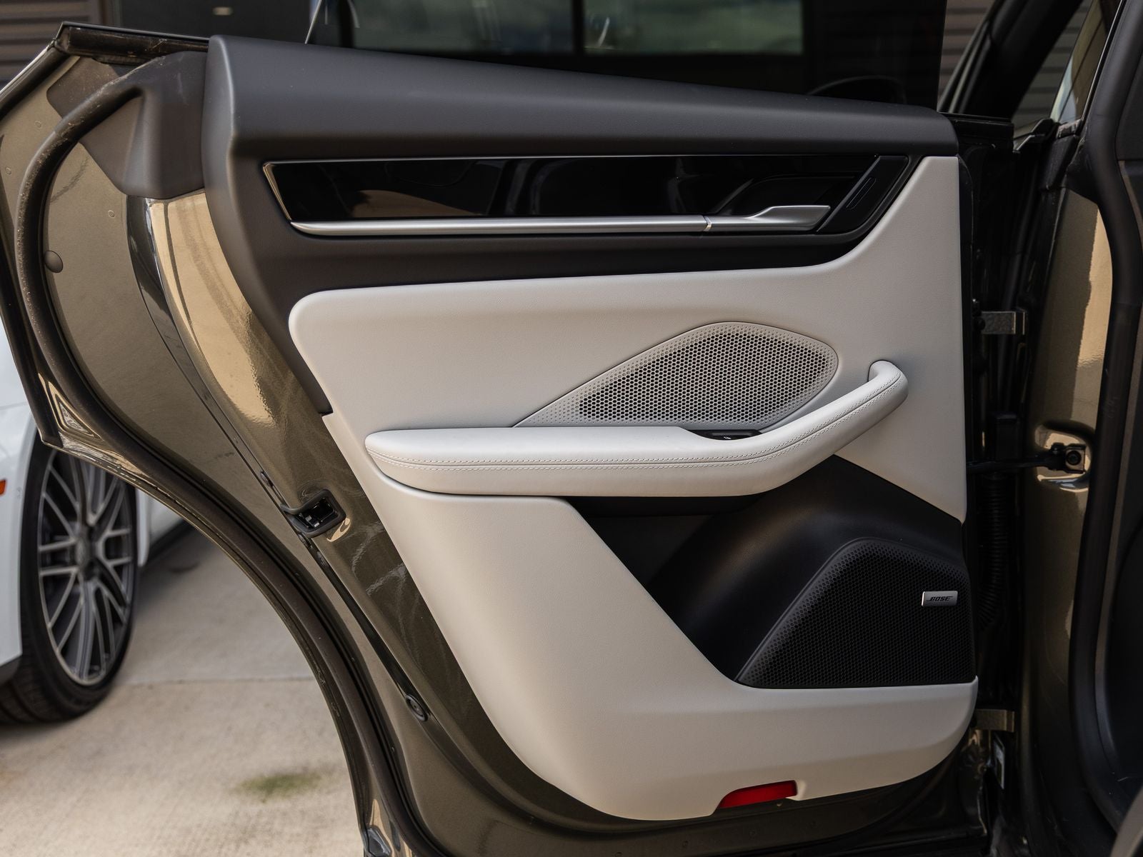 2025 Porsche Macan 4 Electric