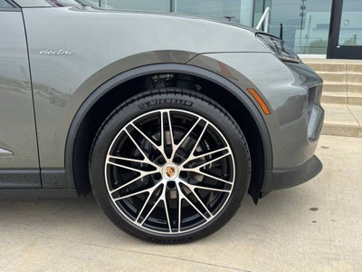 2025 Porsche Macan 4 Electric