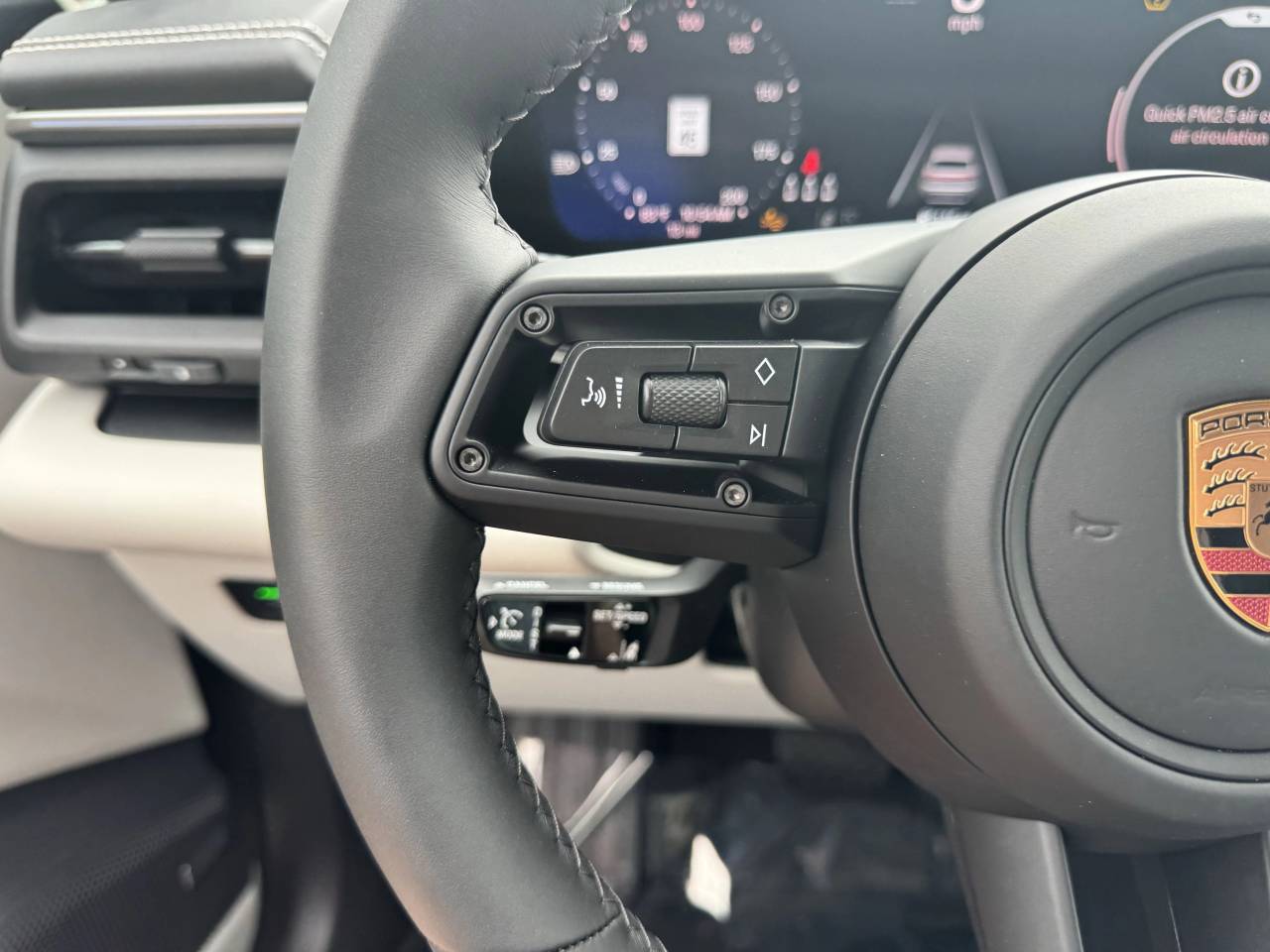 2025 Porsche Macan 4 Electric