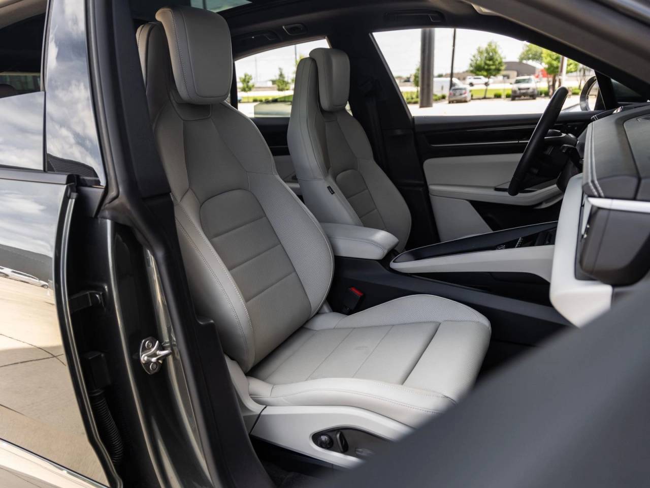 2025 Porsche Macan 4 Electric