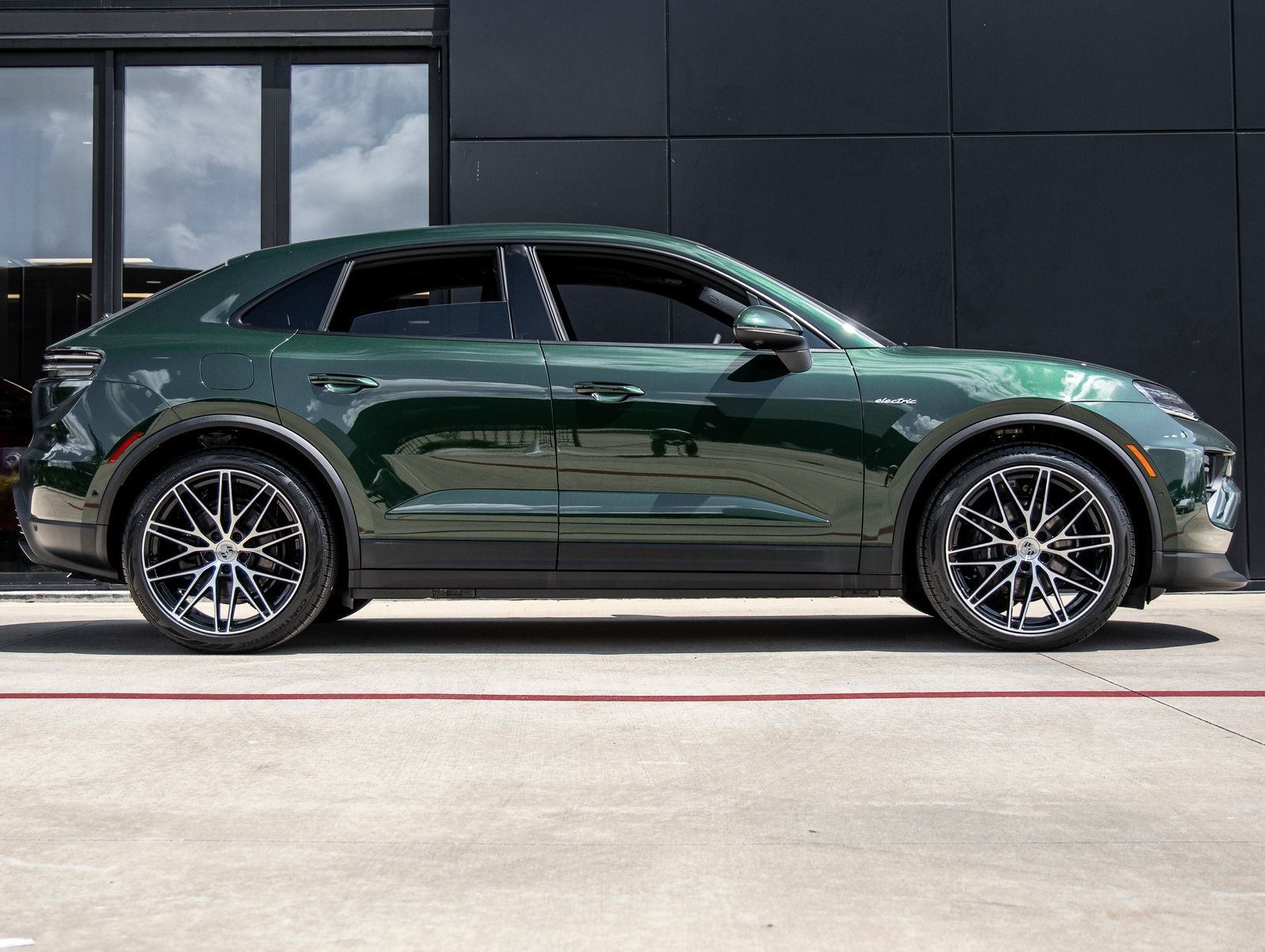 2025 Porsche Macan 4 Electric