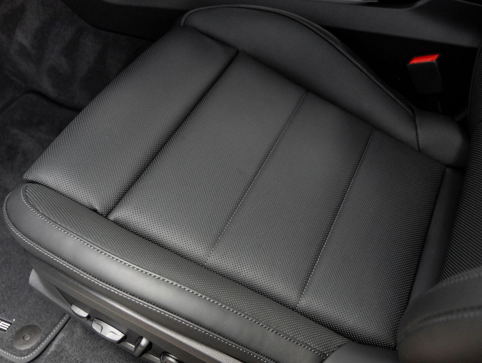 2025 Porsche Macan 4 Electric