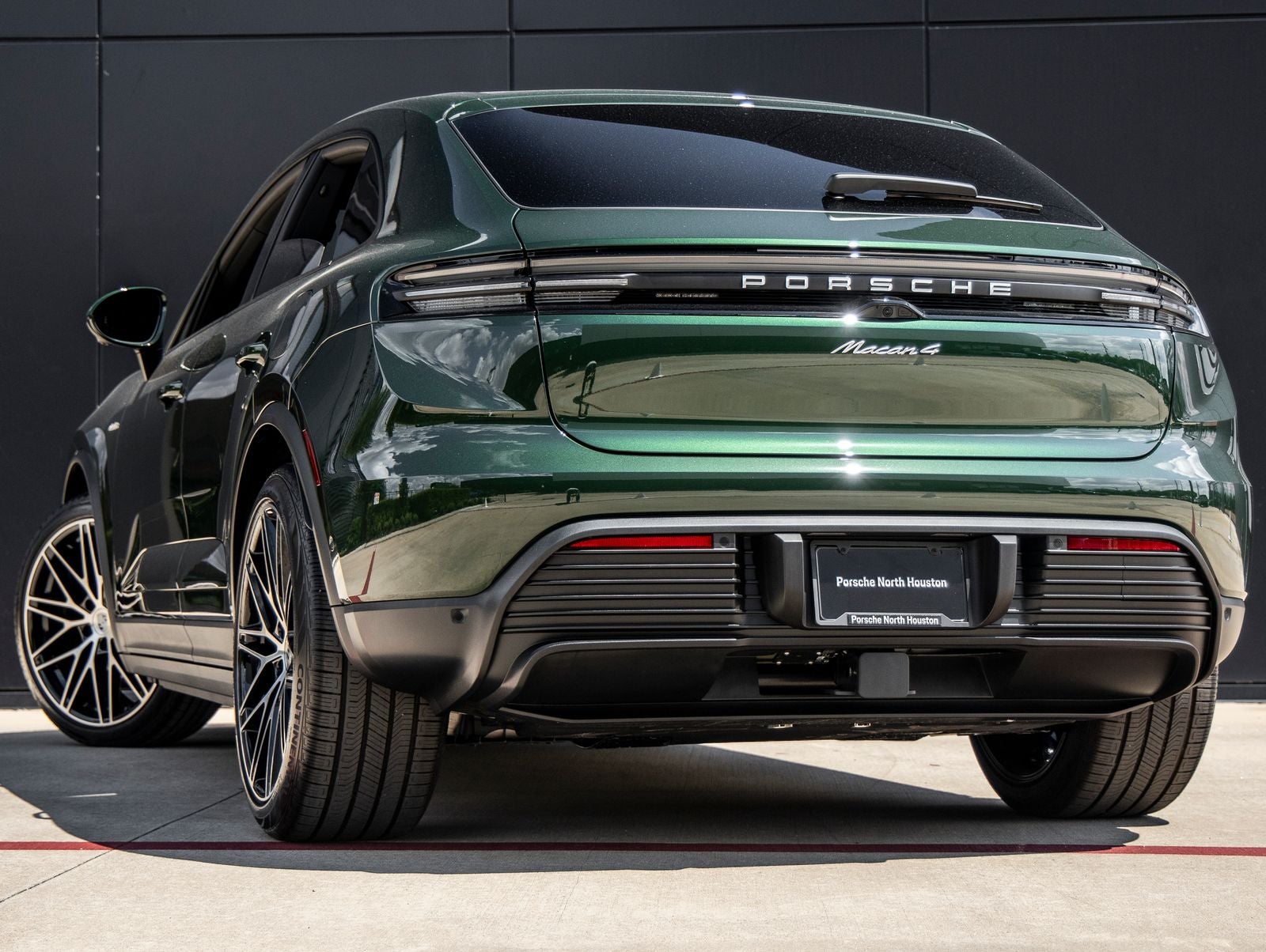 2025 Porsche Macan 4 Electric