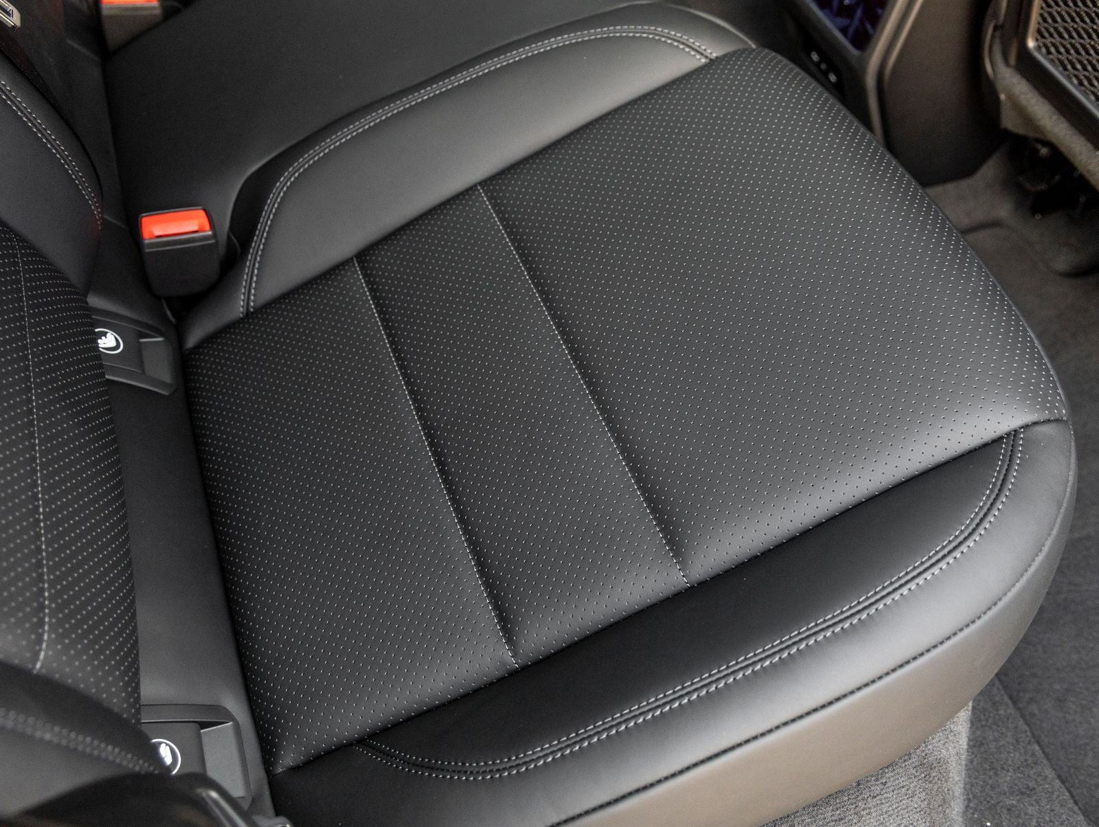 2025 Porsche Macan 4 Electric