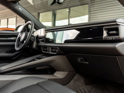 2025 Porsche Macan 4 Electric