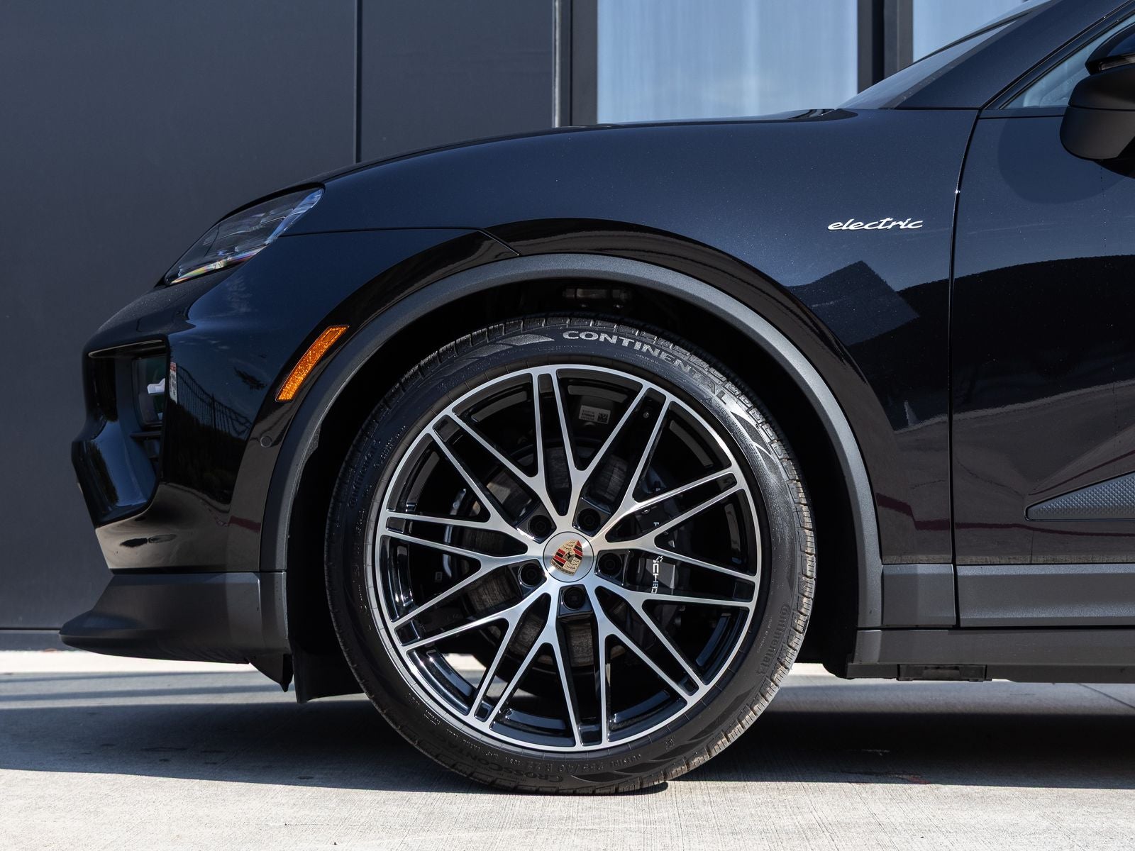 2025 Porsche Macan Electric 4