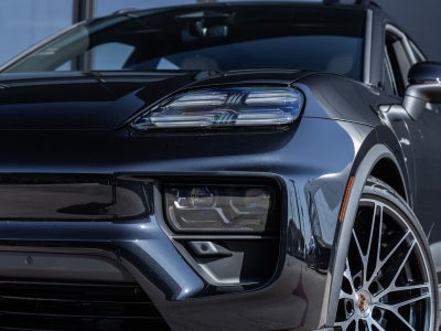 2025 Porsche Macan Electric 4