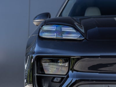 2025 Porsche Macan Electric 4