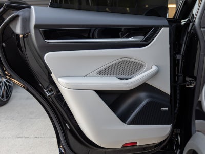 2025 Porsche Macan Electric 4