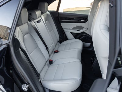 2025 Porsche Macan Electric 4