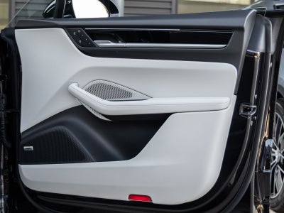 2025 Porsche Macan Electric 4