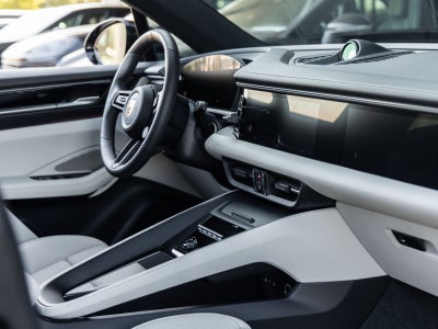 2025 Porsche Macan Electric 4