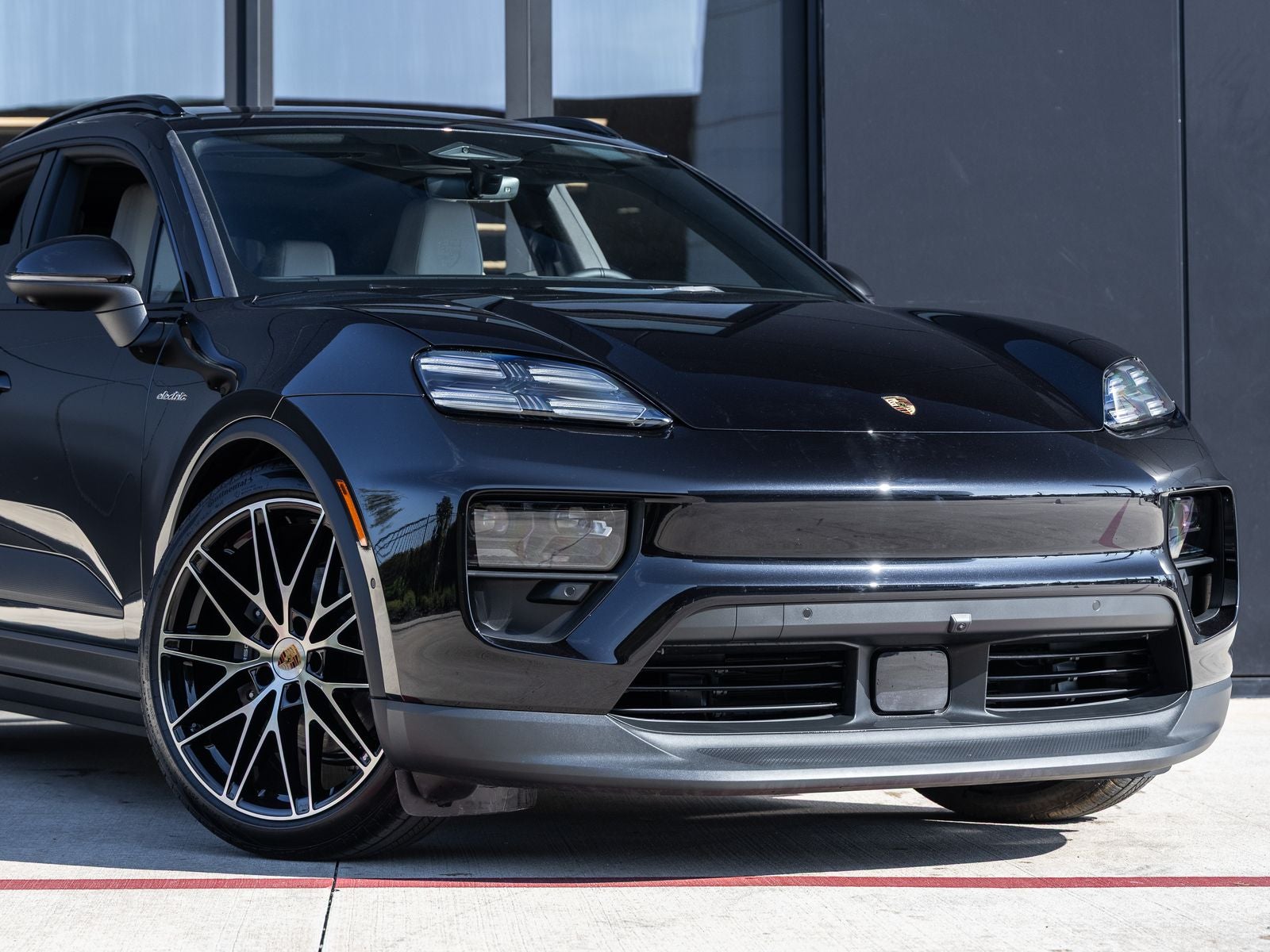 2025 Porsche Macan Electric 4