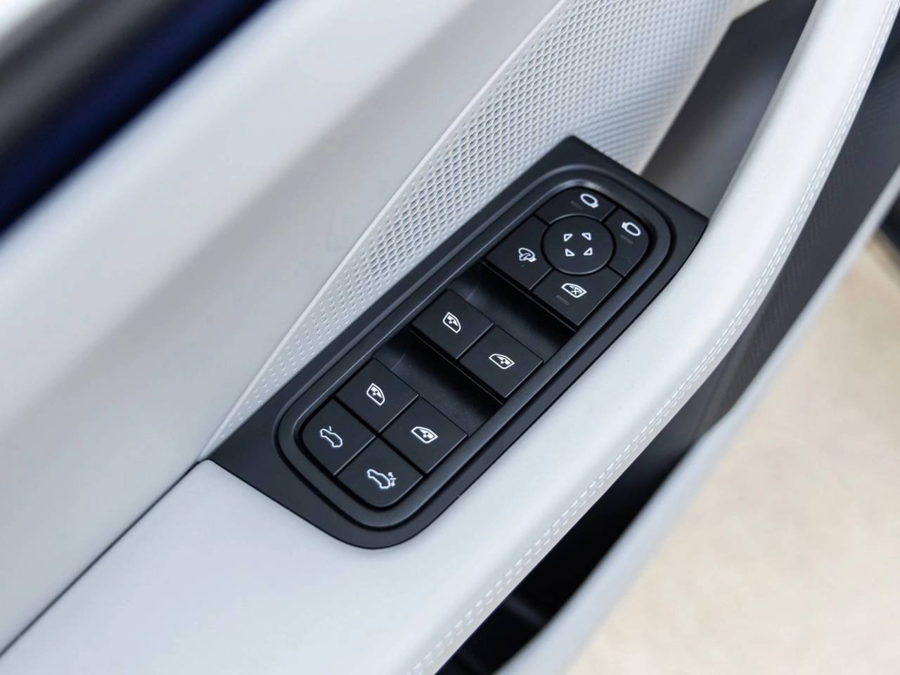 2025 Porsche Macan Macan 4 Electric