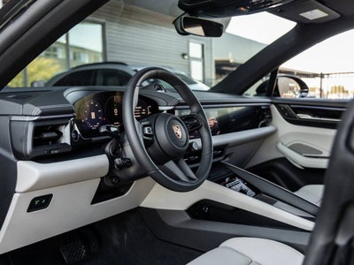 2025 Porsche Macan Macan 4 Electric