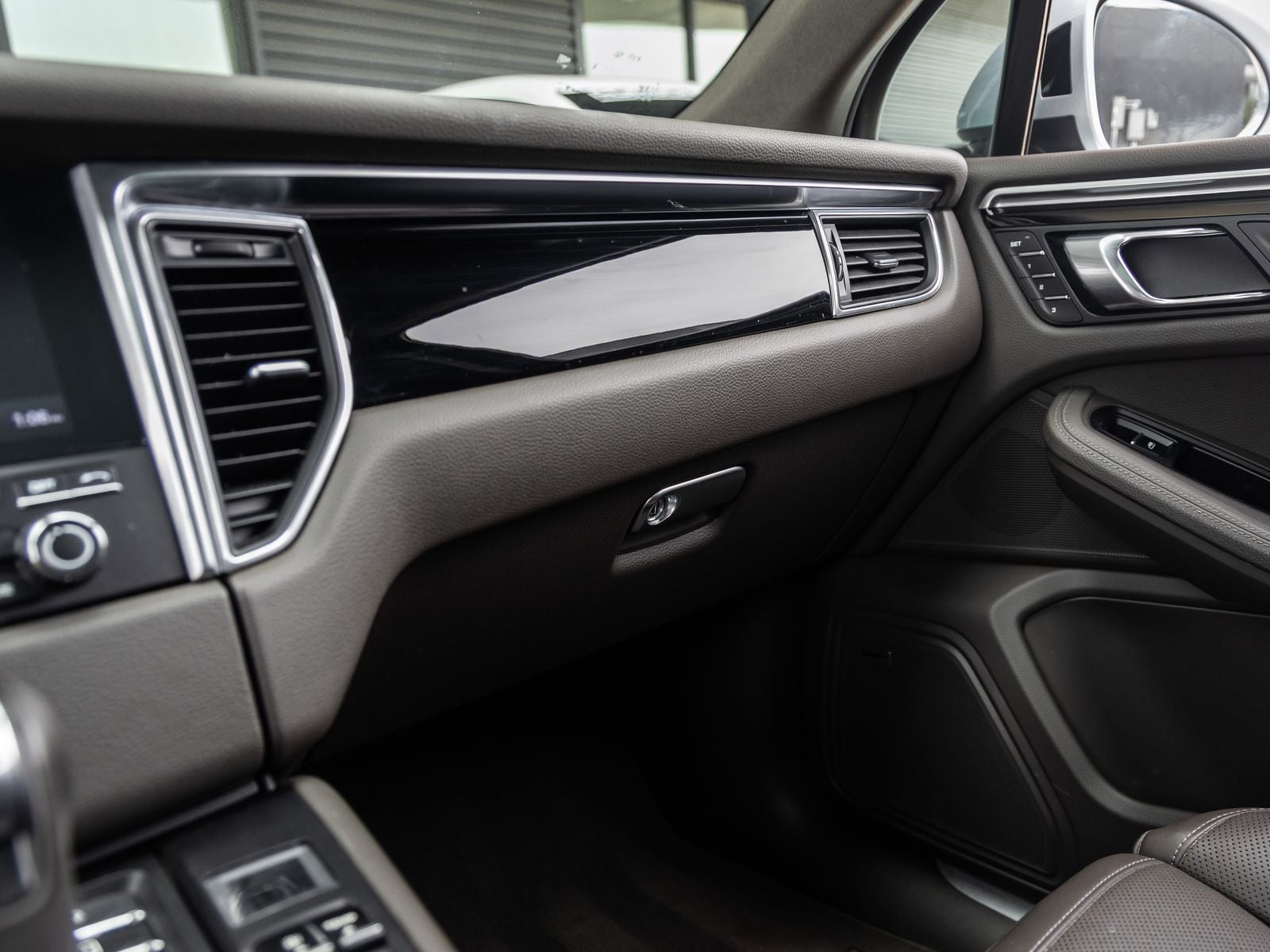 2018 Porsche Macan S