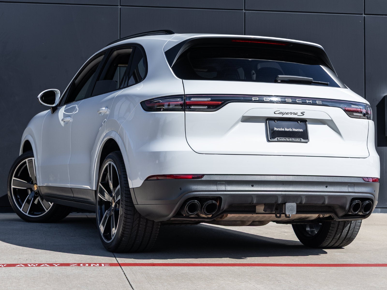 2023 Porsche Cayenne Cayenne S Platinum Edition