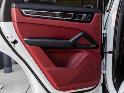 2023 Porsche Cayenne Cayenne S Platinum Edition