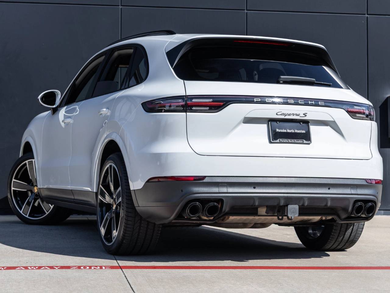 2023 Porsche Cayenne Cayenne S Platinum Edition