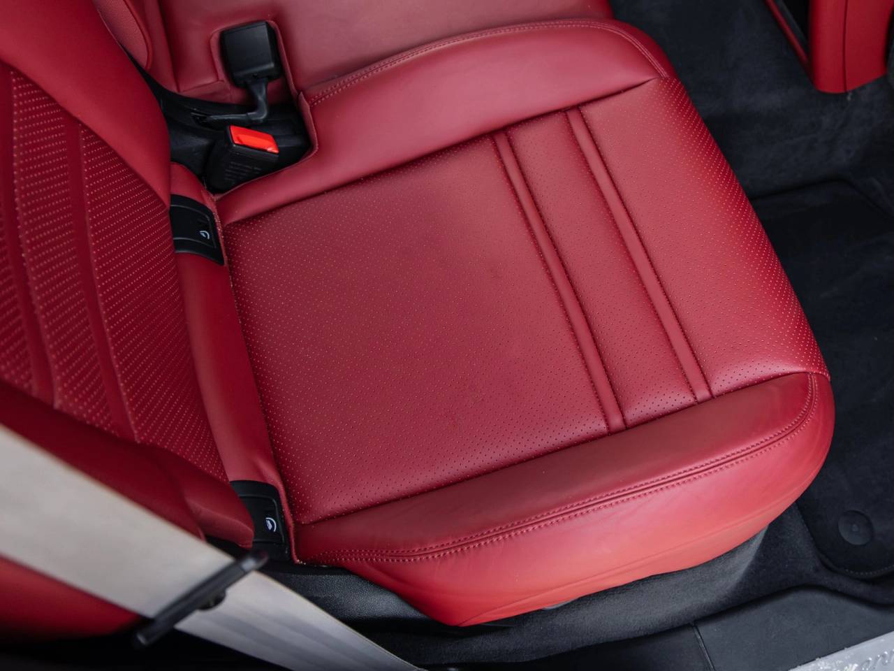2023 Porsche Cayenne Cayenne S Platinum Edition