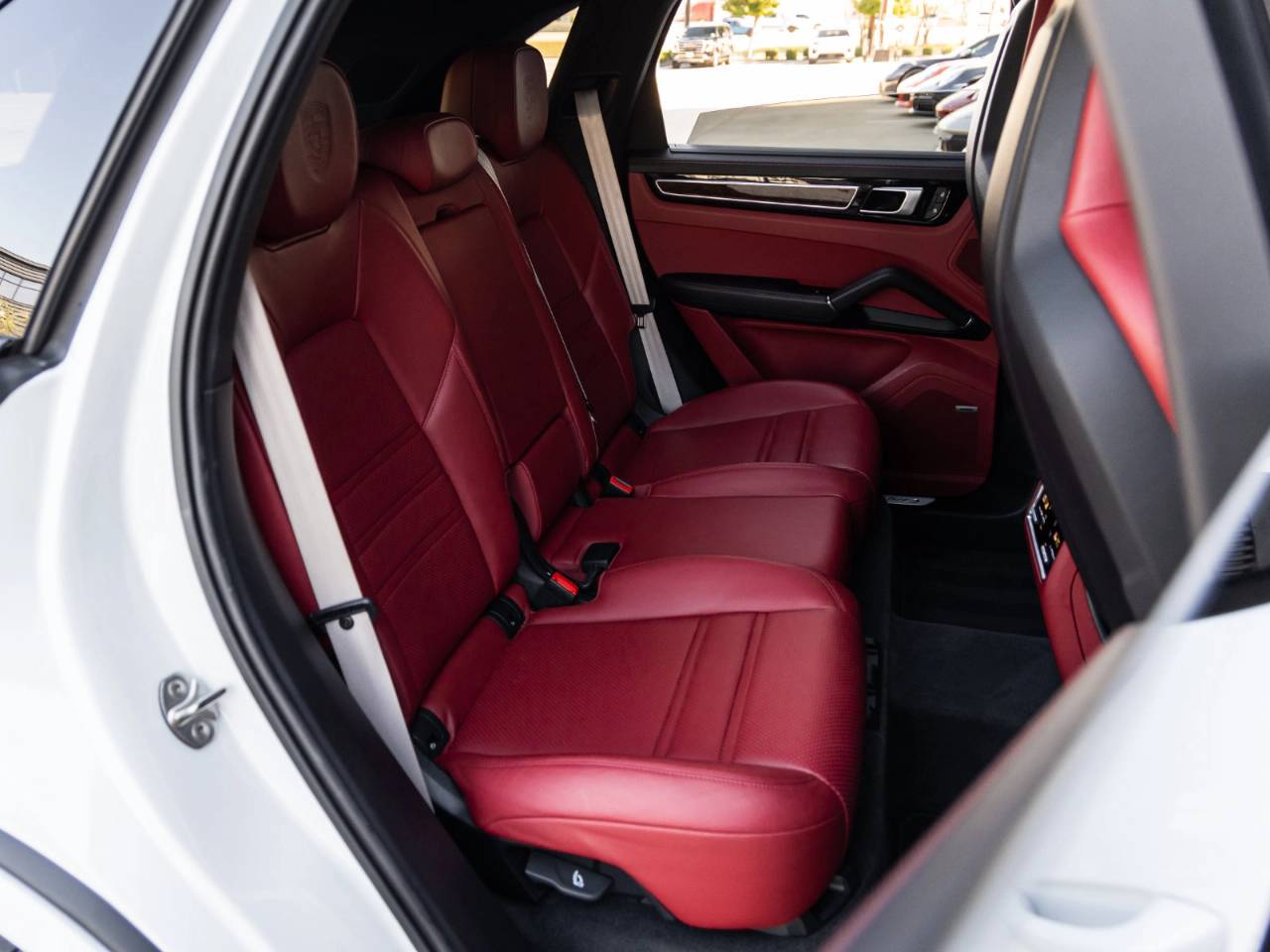 2023 Porsche Cayenne Cayenne S Platinum Edition