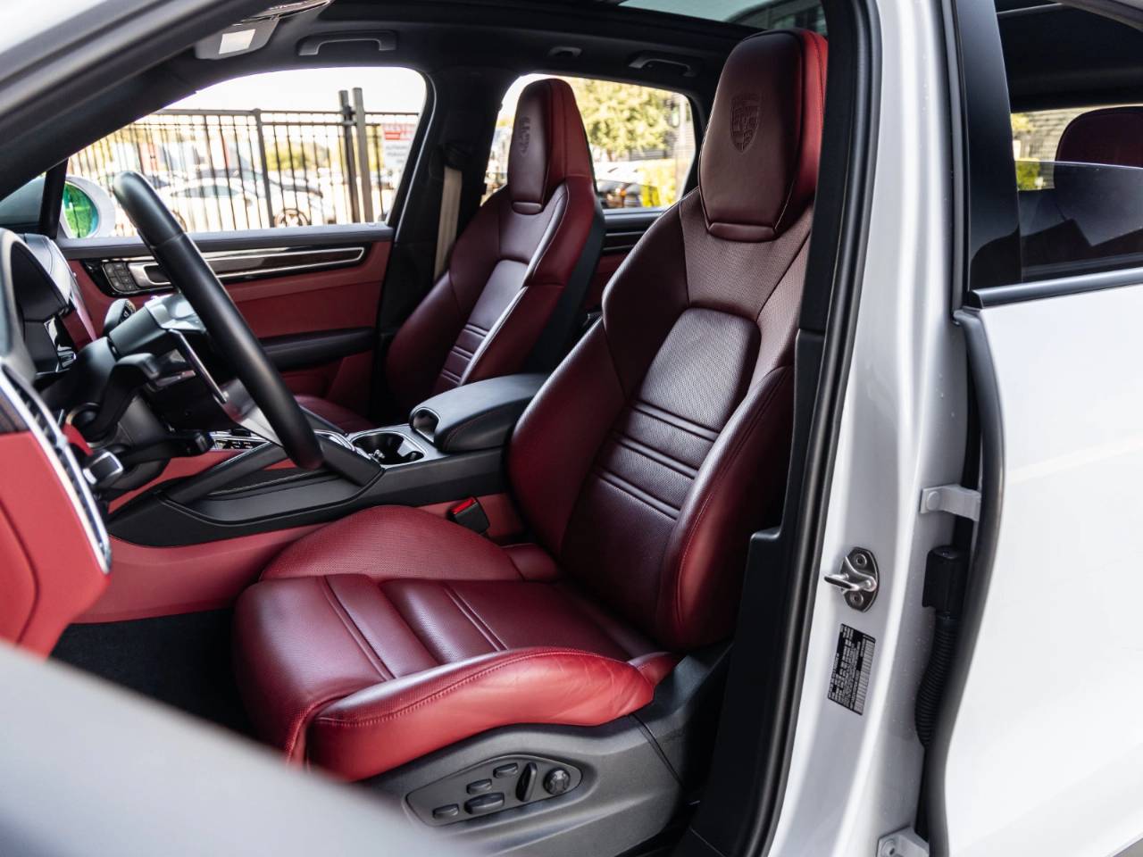 2023 Porsche Cayenne Cayenne S Platinum Edition
