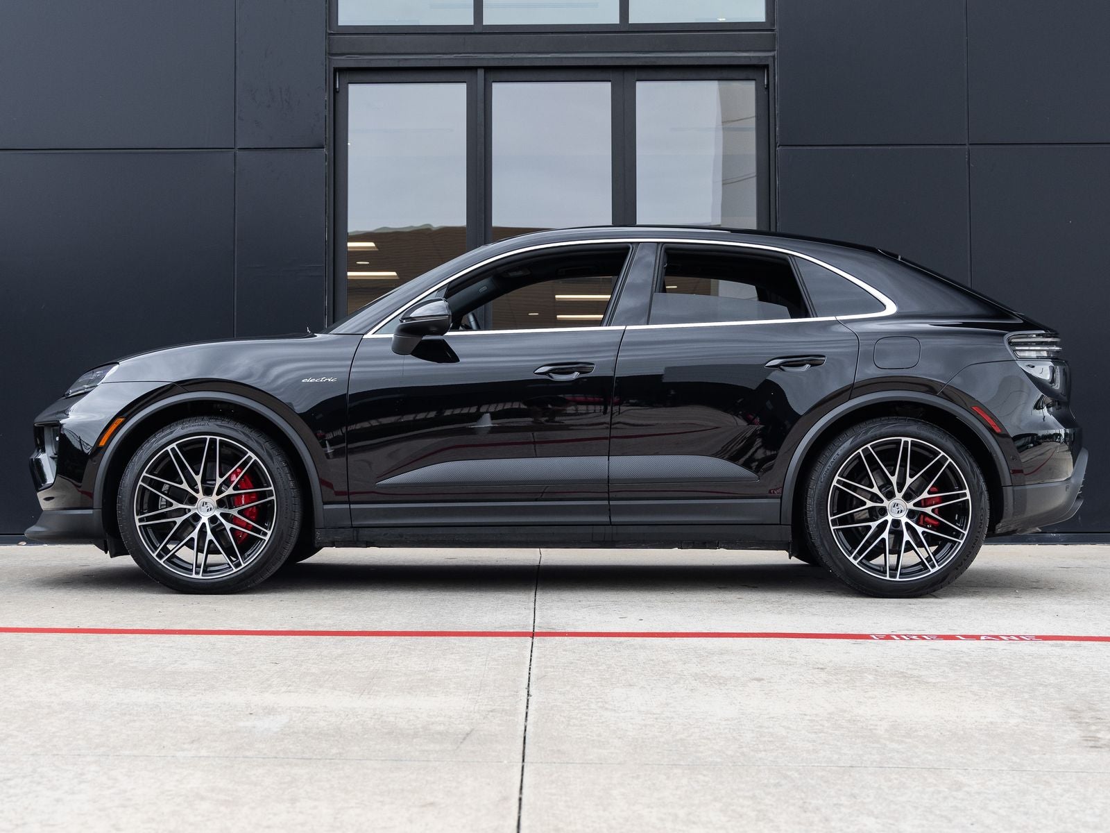 2025 Porsche Macan Macan 4S Electric