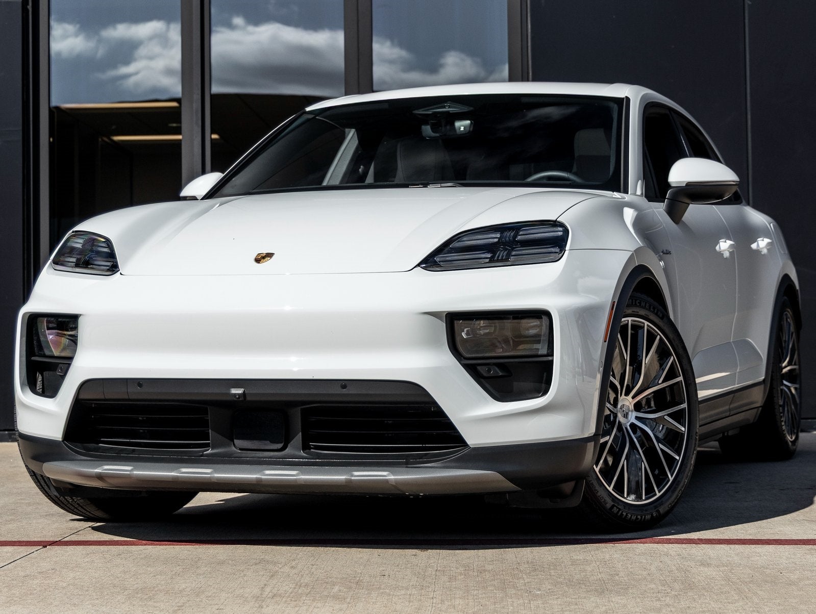 2025 Porsche Macan Electric 4S