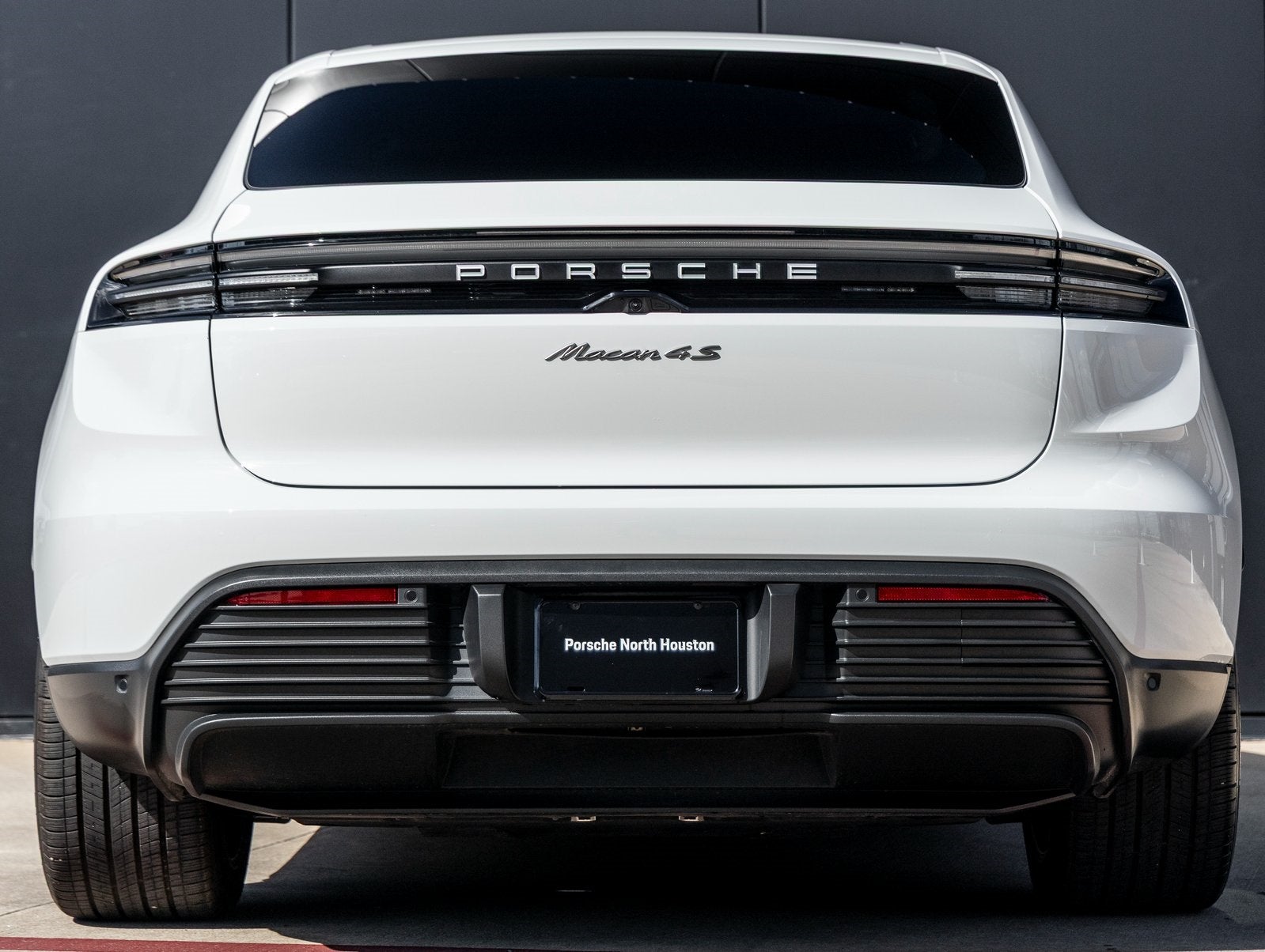 2025 Porsche Macan Electric 4S