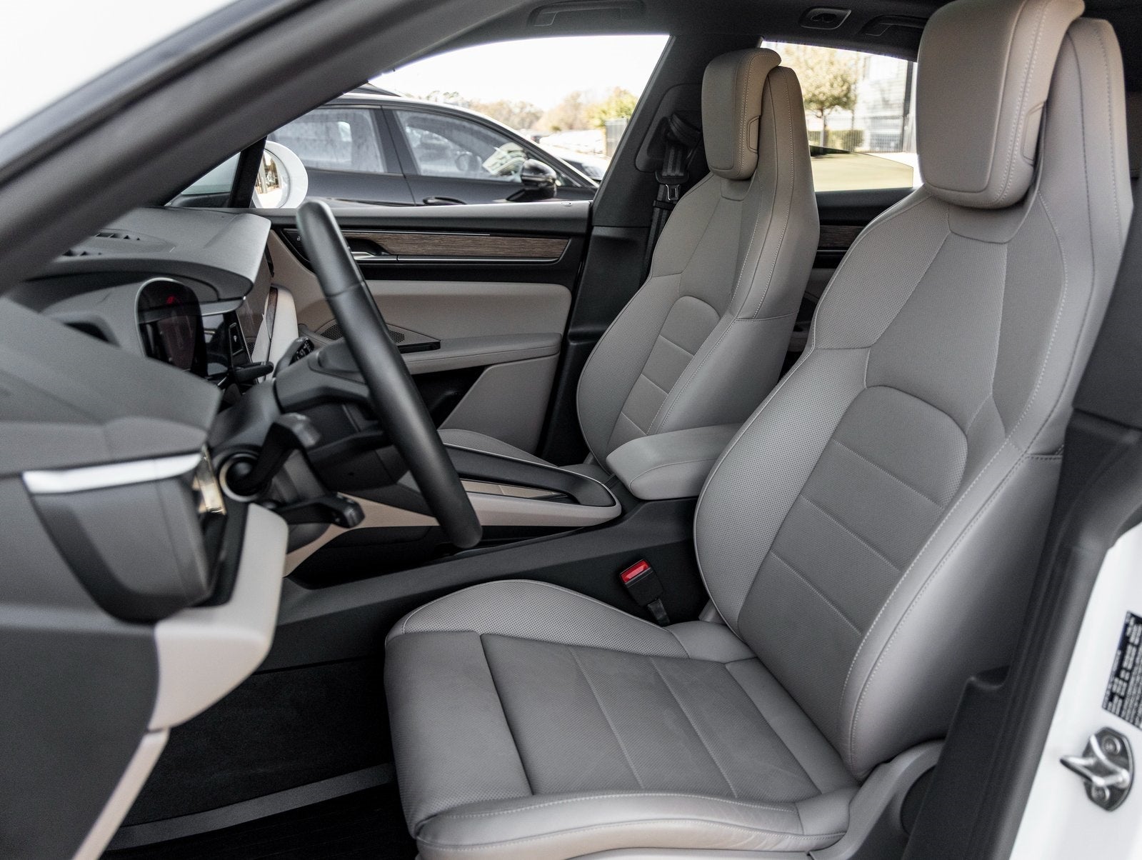 2025 Porsche Macan Electric 4S