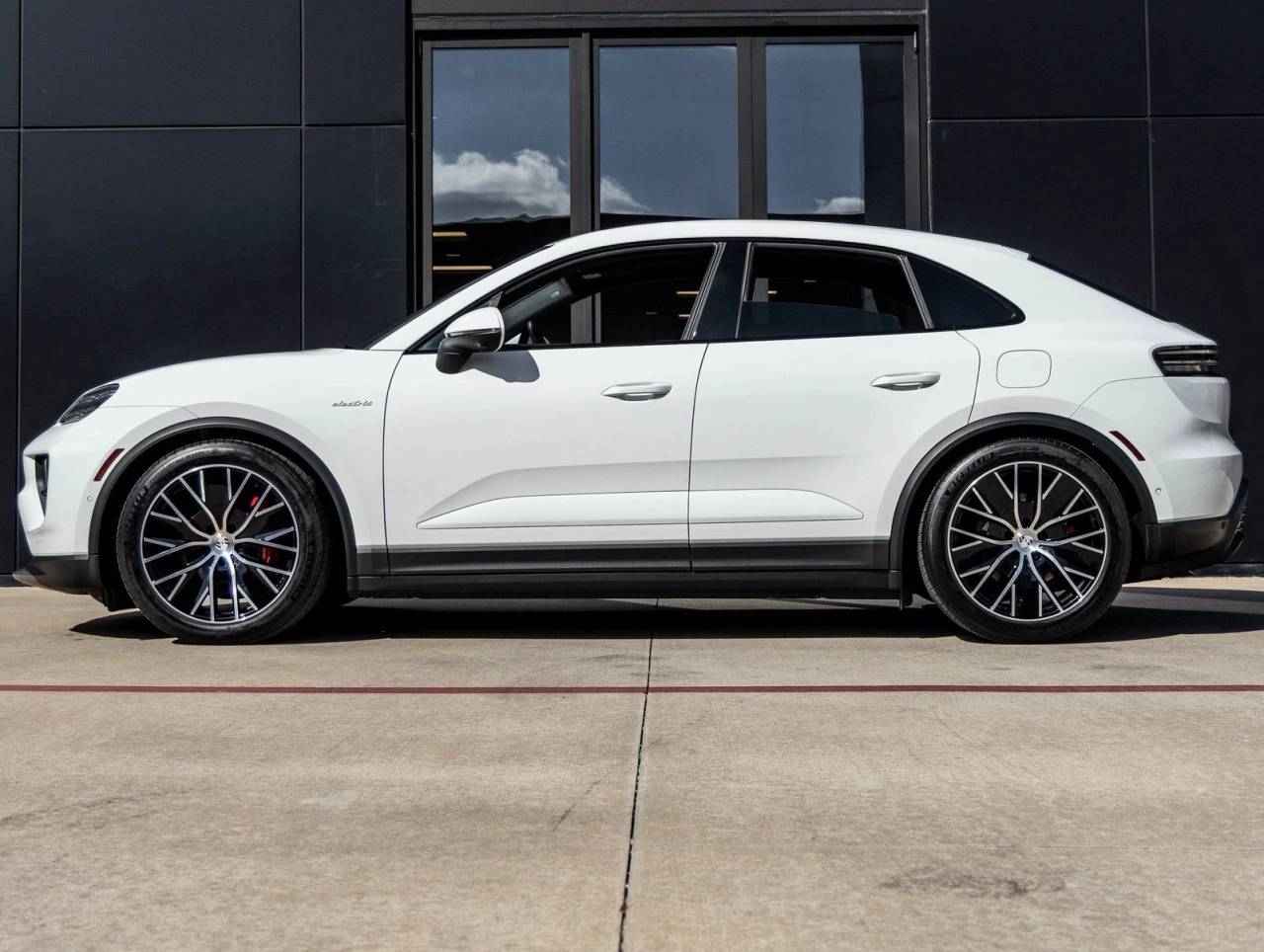 2025 Porsche Macan Electric Macan 4S Electric