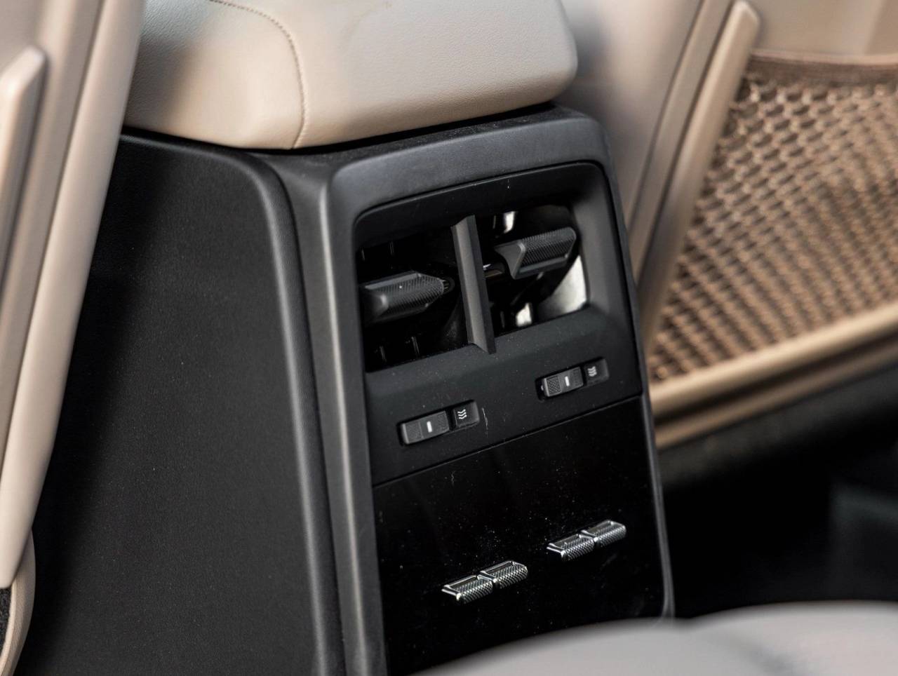 2025 Porsche Macan Electric Macan 4S Electric