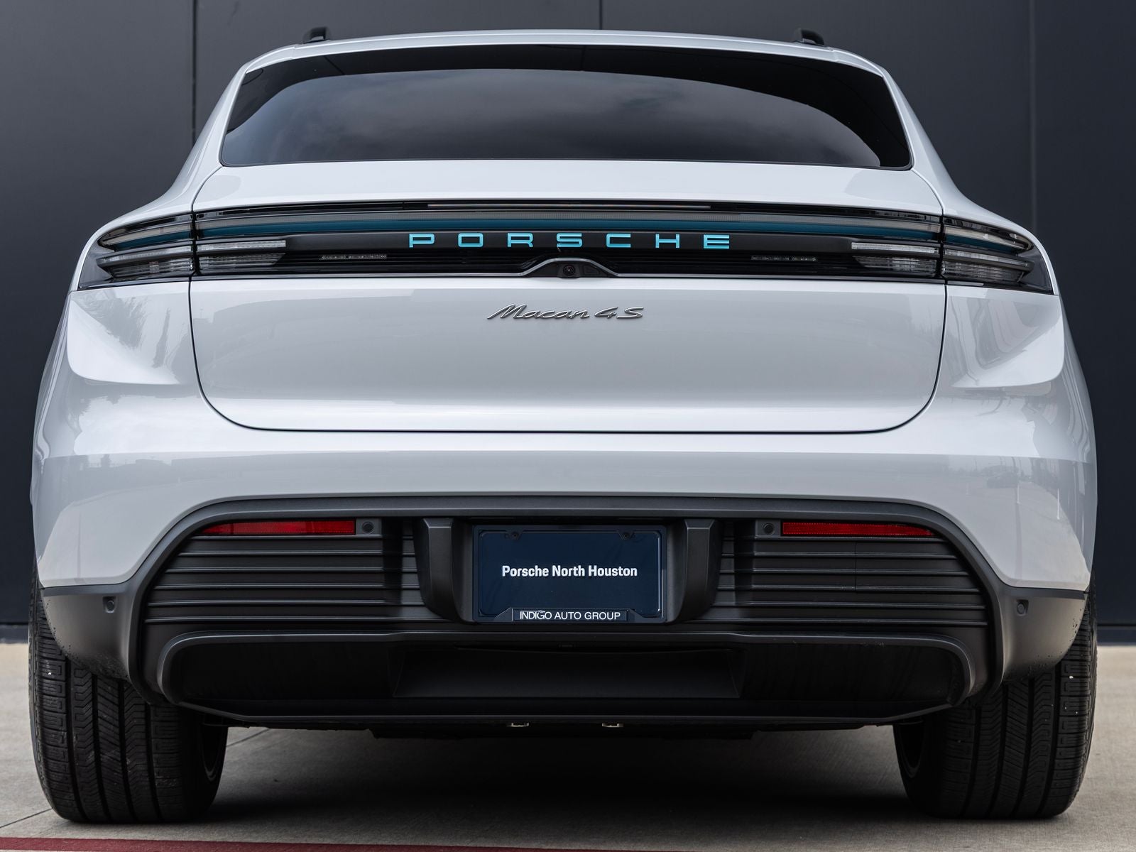 2025 Porsche Macan 4S Electric