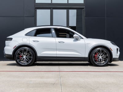 2025 Porsche Macan 4S Electric