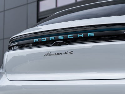 2025 Porsche Macan 4S Electric