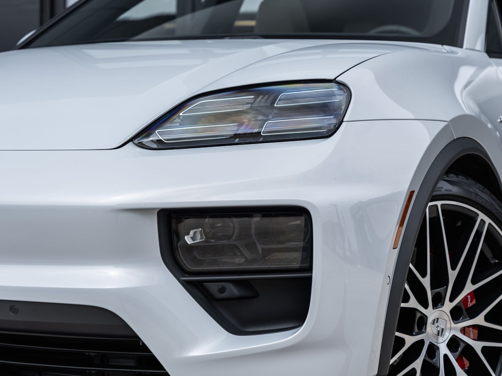2025 Porsche Macan 4S Electric