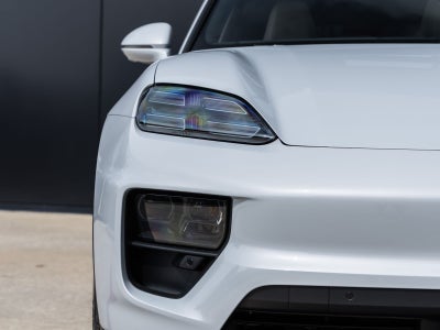 2025 Porsche Macan 4S Electric