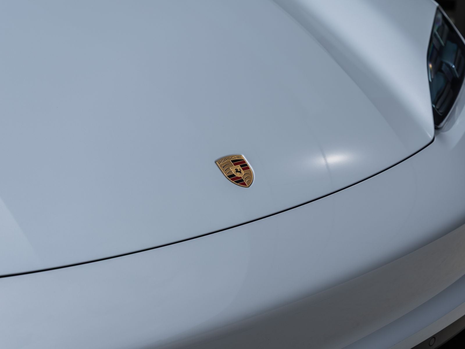2025 Porsche Macan 4S Electric
