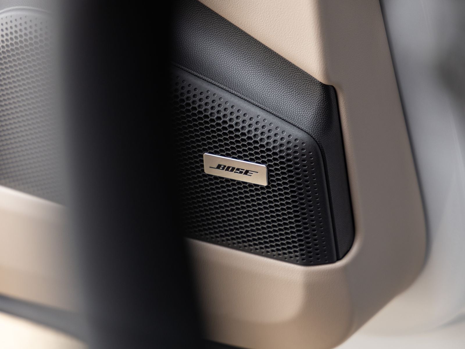 2025 Porsche Macan 4S Electric