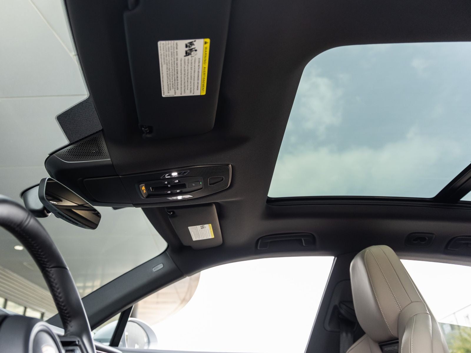 2025 Porsche Macan 4S Electric
