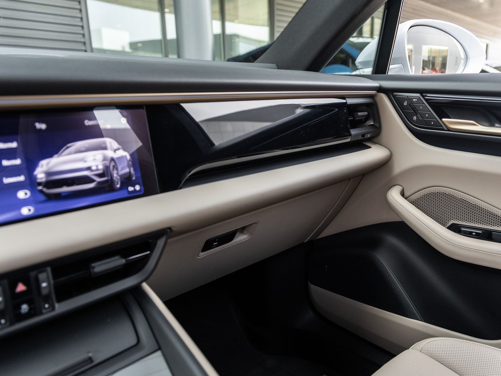 2025 Porsche Macan 4S Electric