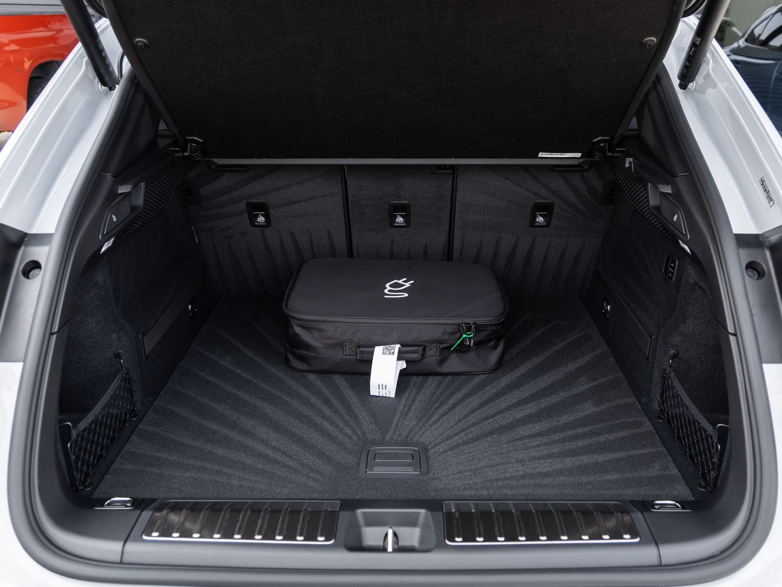 2025 Porsche Macan 4S Electric