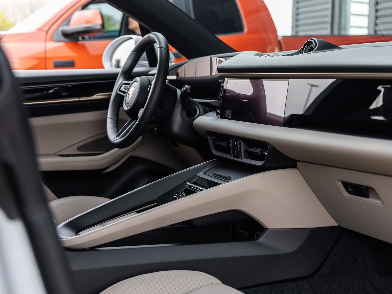 2025 Porsche Macan 4S Electric