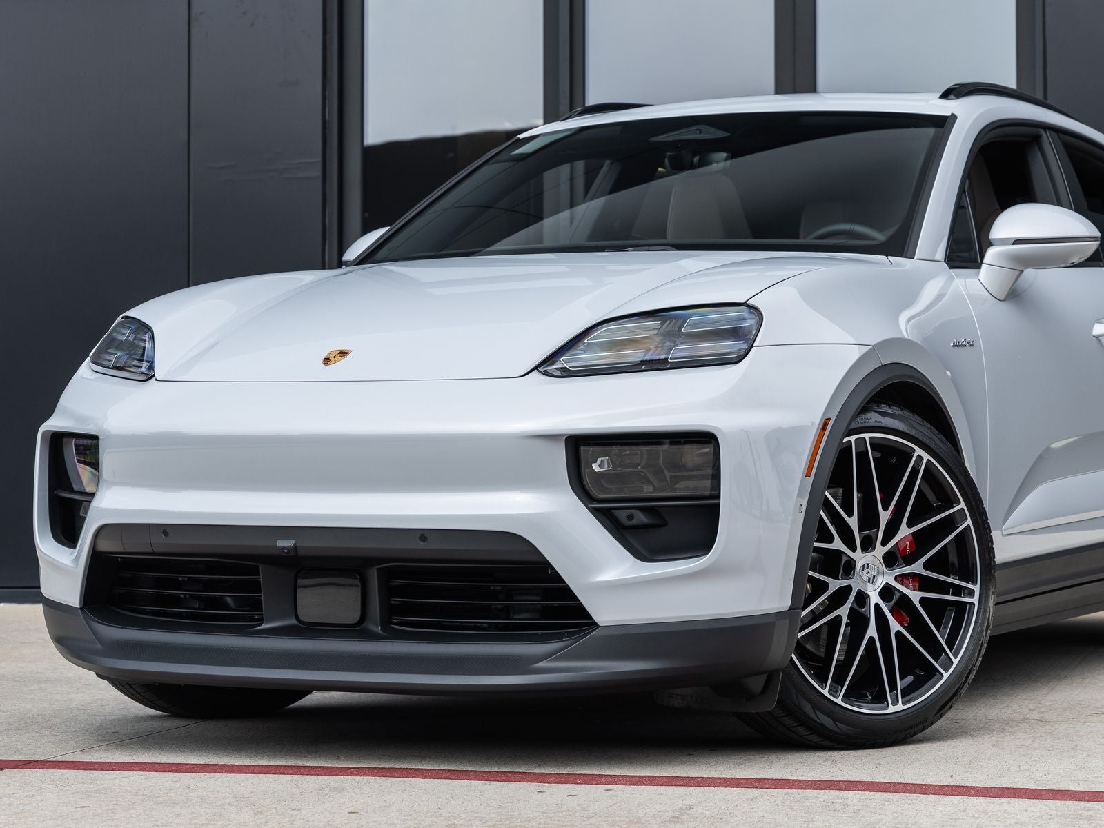 2025 Porsche Macan 4S Electric